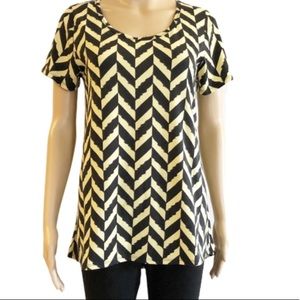 LuLaRoe Classic Tee chevron pattern Sz.XS
